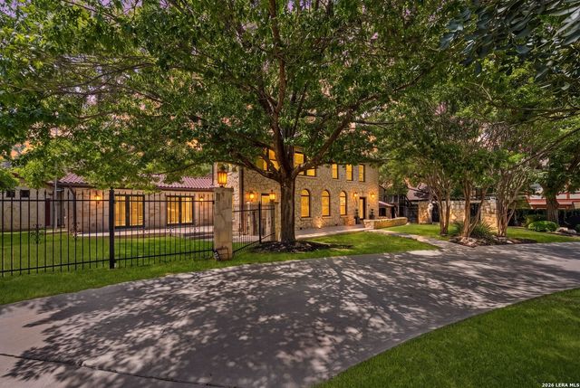 103 PARK HILL DR, San Antonio, TX 78212