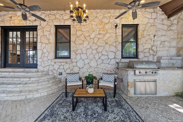 103 PARK HILL DR, San Antonio, TX 78212