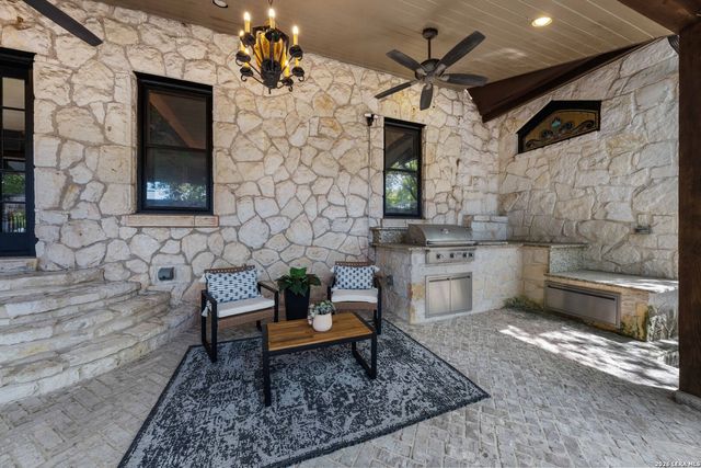 103 PARK HILL DR, San Antonio, TX 78212