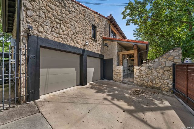 103 PARK HILL DR, San Antonio, TX 78212