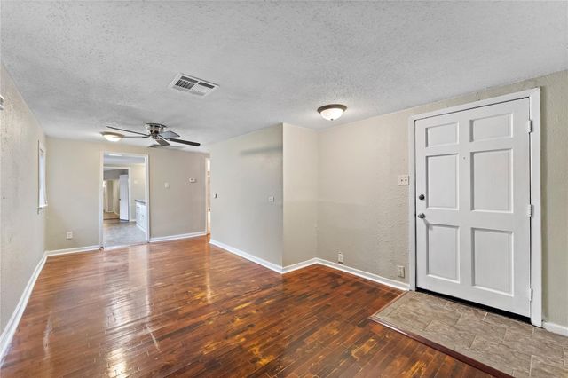 1231 23rd Street N, Texas City, TX 77590