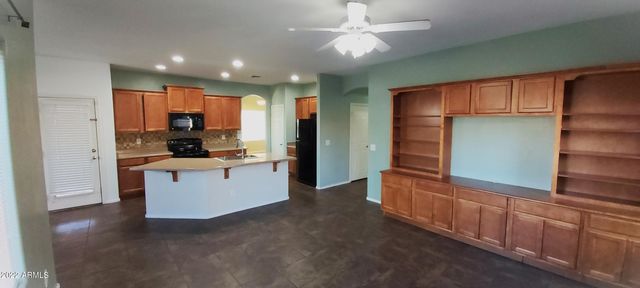 518 W BLACK HAWK Place, Casa Grande, AZ 85122