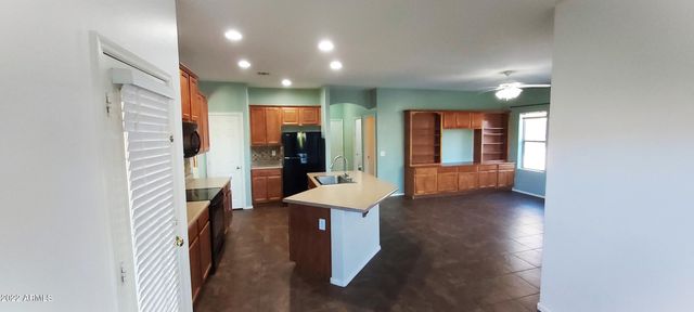 518 W BLACK HAWK Place, Casa Grande, AZ 85122