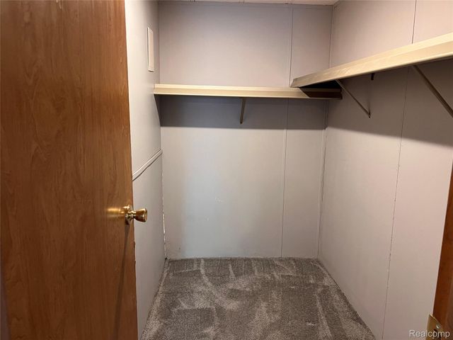 351 Squirrel 114, Auburn Hills, MI 48326