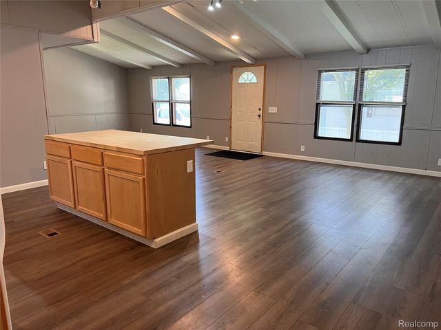 351 Squirrel 114, Auburn Hills, MI 48326