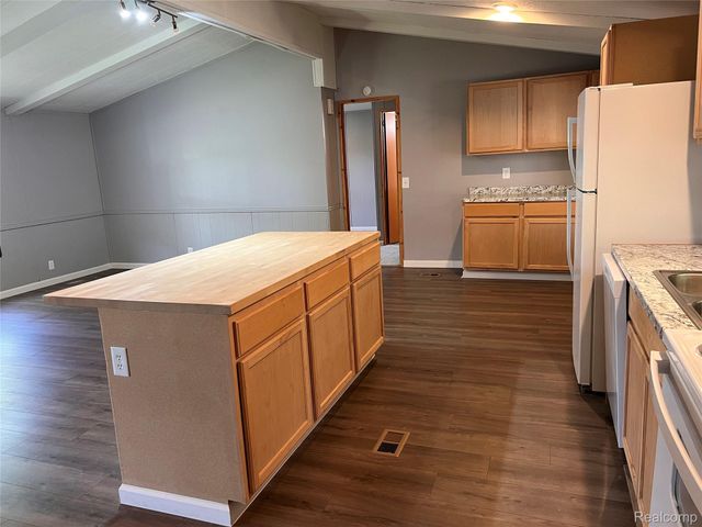 351 Squirrel 114, Auburn Hills, MI 48326