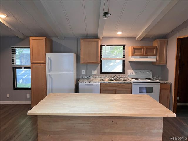 351 Squirrel 114, Auburn Hills, MI 48326