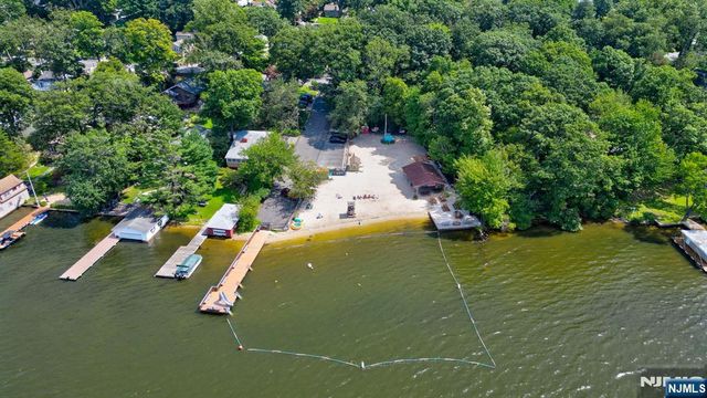 13 Maine Street, Jefferson Township, NJ 07849