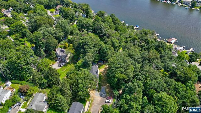 13 Maine Street, Jefferson Township, NJ 07849
