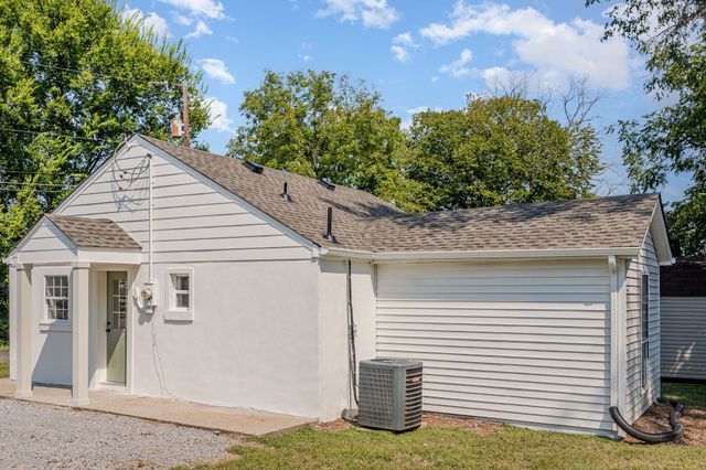 122 Waldron Cir, La Vergne, TN 37086