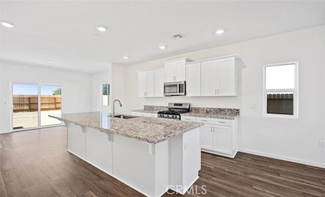 858 S Philip Avenue, Fowler, CA 93625