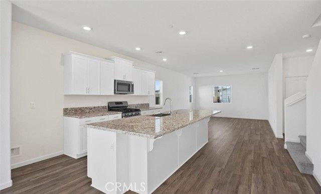 858 S Philip Avenue, Fowler, CA 93625