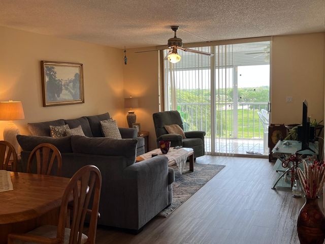 4570 NW 18th Avenue 606, Deerfield Beach, FL 33064