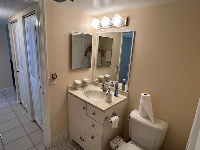 4570 NW 18th Avenue 606, Deerfield Beach, FL 33064