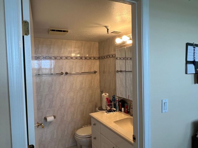 4570 NW 18th Avenue 606, Deerfield Beach, FL 33064