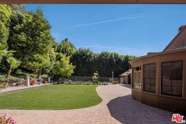 1110 Sutton Way, Beverly Hills, CA 90210