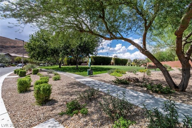 10561 Tranquil Glade Lane, Las Vegas, NV 89135