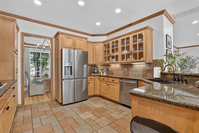 2280 Bay Hill Place, Edmond, OK 73034
