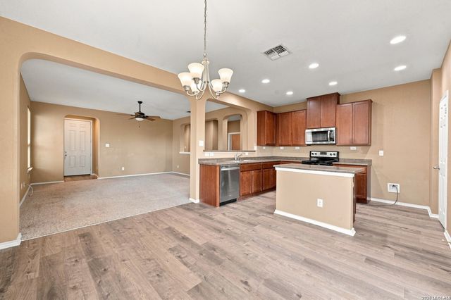 7562 COPPER MDW, Converse, TX 78109
