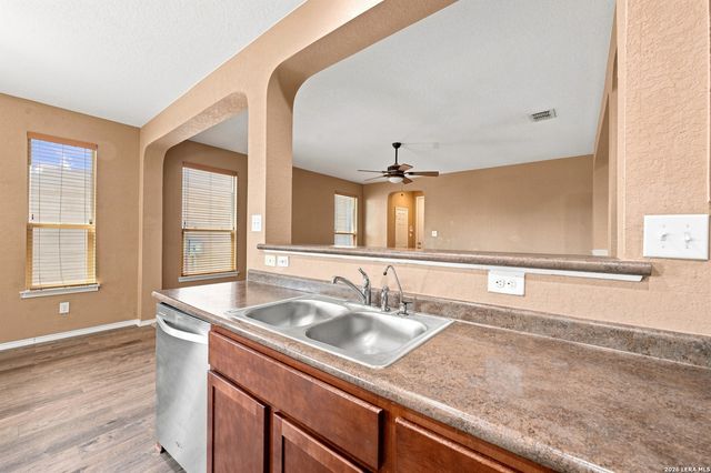 7562 COPPER MDW, Converse, TX 78109