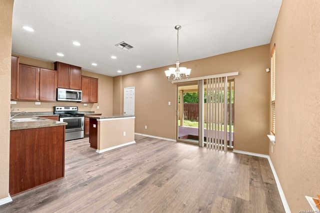 7562 COPPER MDW, Converse, TX 78109