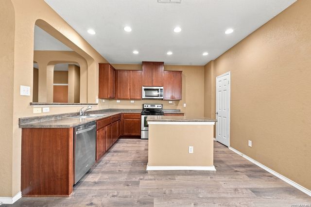 7562 COPPER MDW, Converse, TX 78109