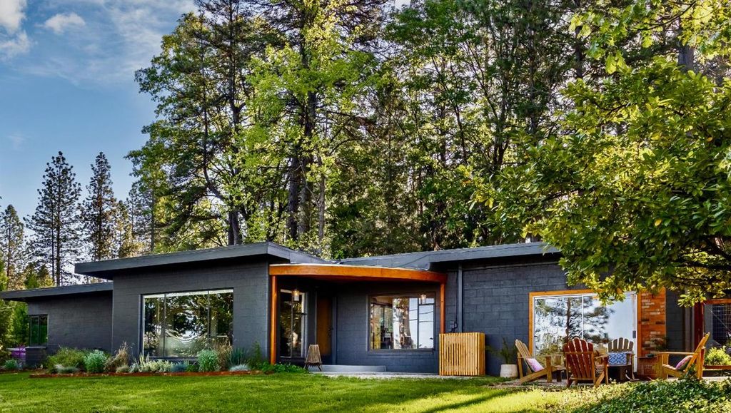 14955 Storms Ln, Grass Valley, CA 95945