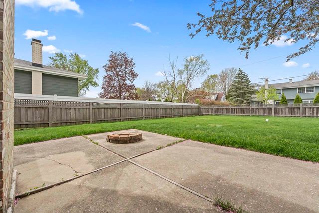 1280 N Ashland Avenue, Palatine, IL 60074
