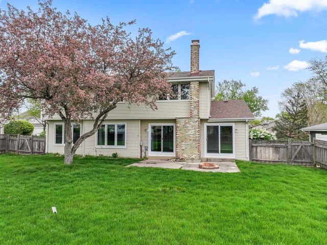 1280 N Ashland Avenue, Palatine, IL 60074