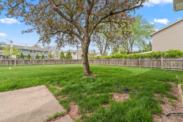 1280 N Ashland Avenue, Palatine, IL 60074
