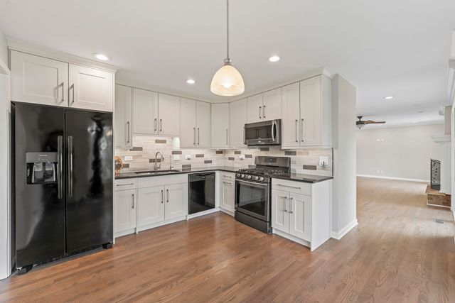 1280 N Ashland Avenue, Palatine, IL 60074
