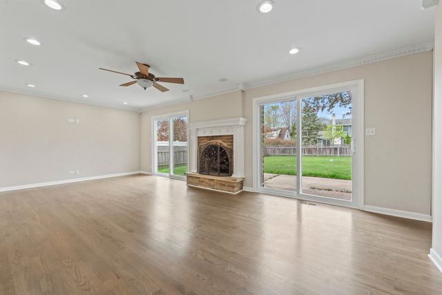 1280 N Ashland Avenue, Palatine, IL 60074