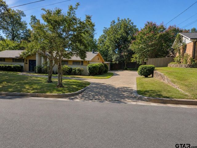 1911 Sterling Dr, Tyler, TX 75701