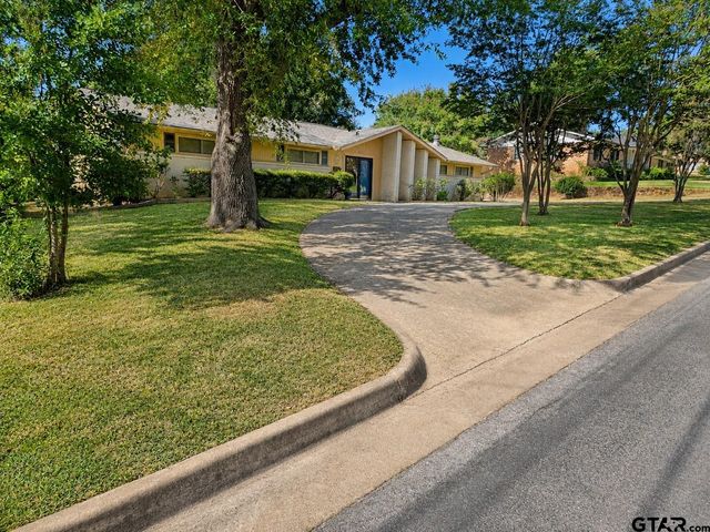 1911 Sterling Dr, Tyler, TX 75701