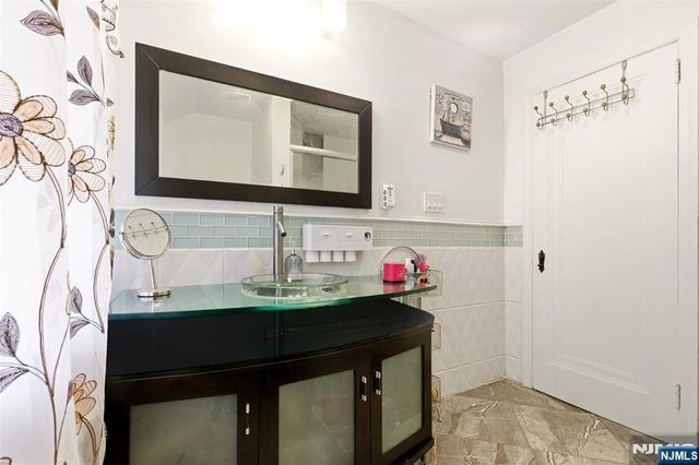 148 John Street, Englewood, NJ 07631