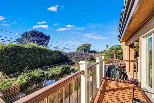 2812 Poinsettia Drive, San Diego, CA 92106
