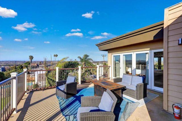 2812 Poinsettia Drive, San Diego, CA 92106