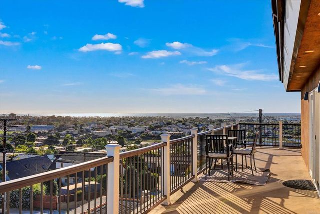 2812 Poinsettia Drive, San Diego, CA 92106