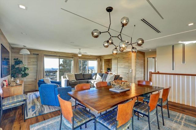 2812 Poinsettia Drive, San Diego, CA 92106