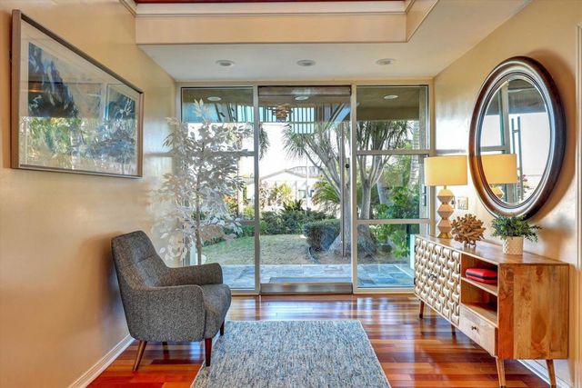 2812 Poinsettia Drive, San Diego, CA 92106