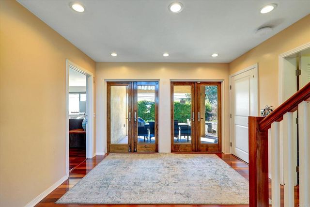 2812 Poinsettia Drive, San Diego, CA 92106