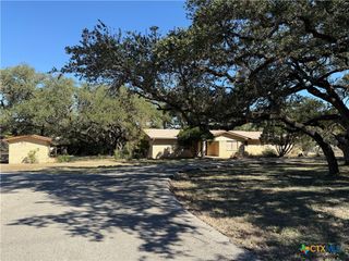 3290 River Oaks Drive, New Braunfels, TX 78132
