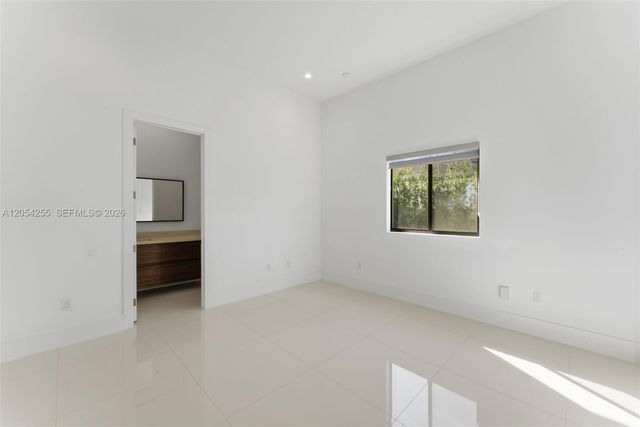 10005 SW 66th Street, Miami, FL 33173