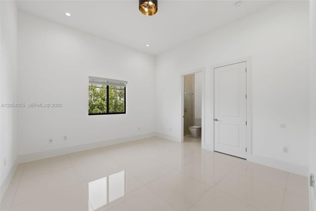 10005 SW 66th Street, Miami, FL 33173