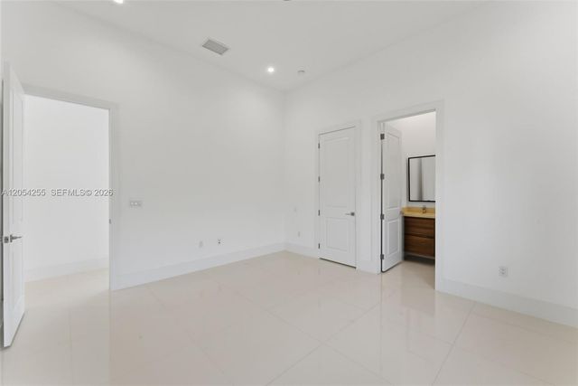 10005 SW 66th Street, Miami, FL 33173
