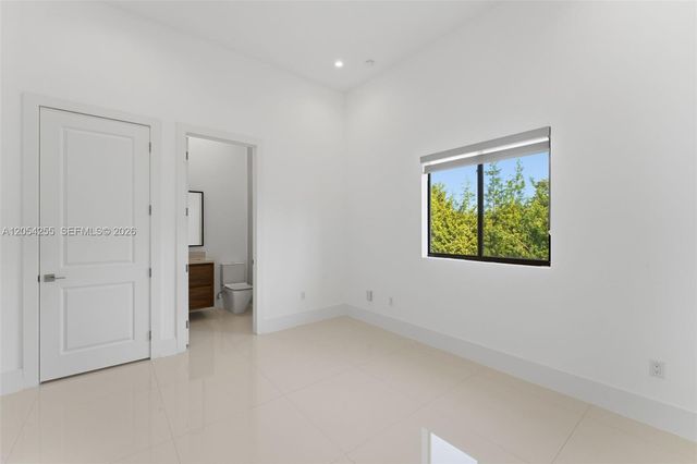 10005 SW 66th Street, Miami, FL 33173