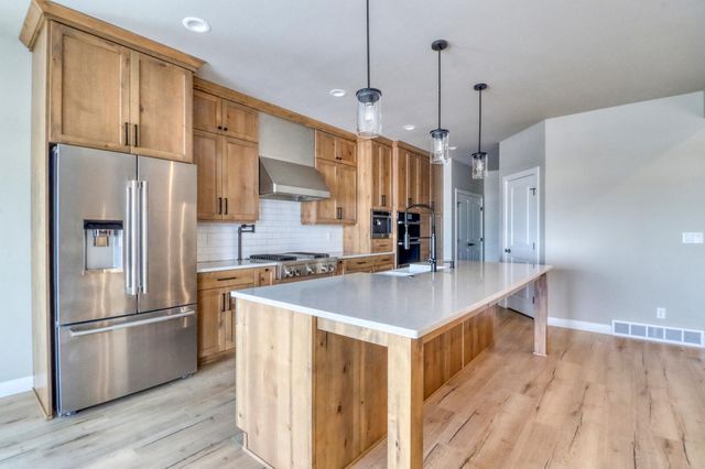 6969 Golden Valley Parkway S, Fargo, ND 58104