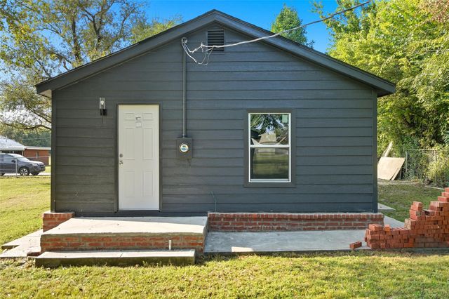 2415 E 29th Street N, Tulsa, OK 74110