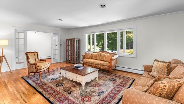 12 Sickletown Road, Pearl River, NY 10965