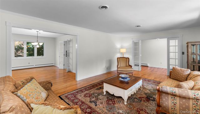 12 Sickletown Road, Pearl River, NY 10965